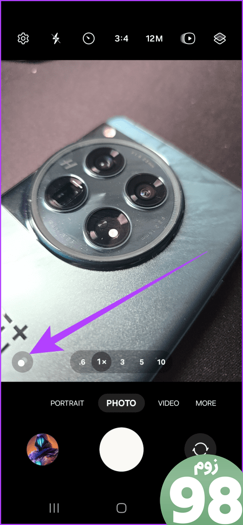 3.1 به سادگی برنامه دوربین را باز کنید و دوربین را مانند عکس ماکرو نزدیک سوژه قرار دهید. سپس روی نماد Focus Enhancer در گوشه سمت چپ پایین ضربه بزنید